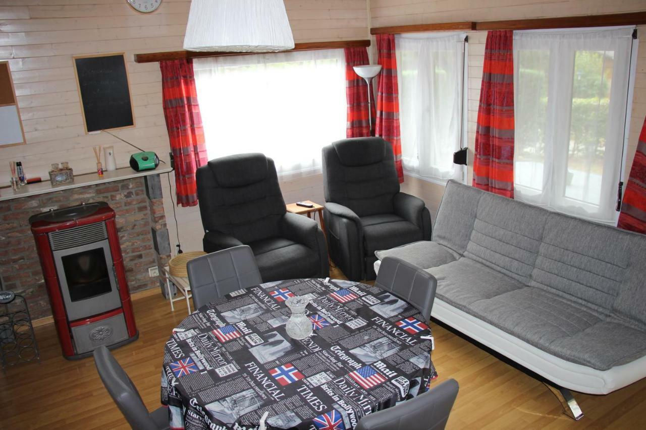 Chalet Les Brulins Hotel Resteigne Kültér fotó